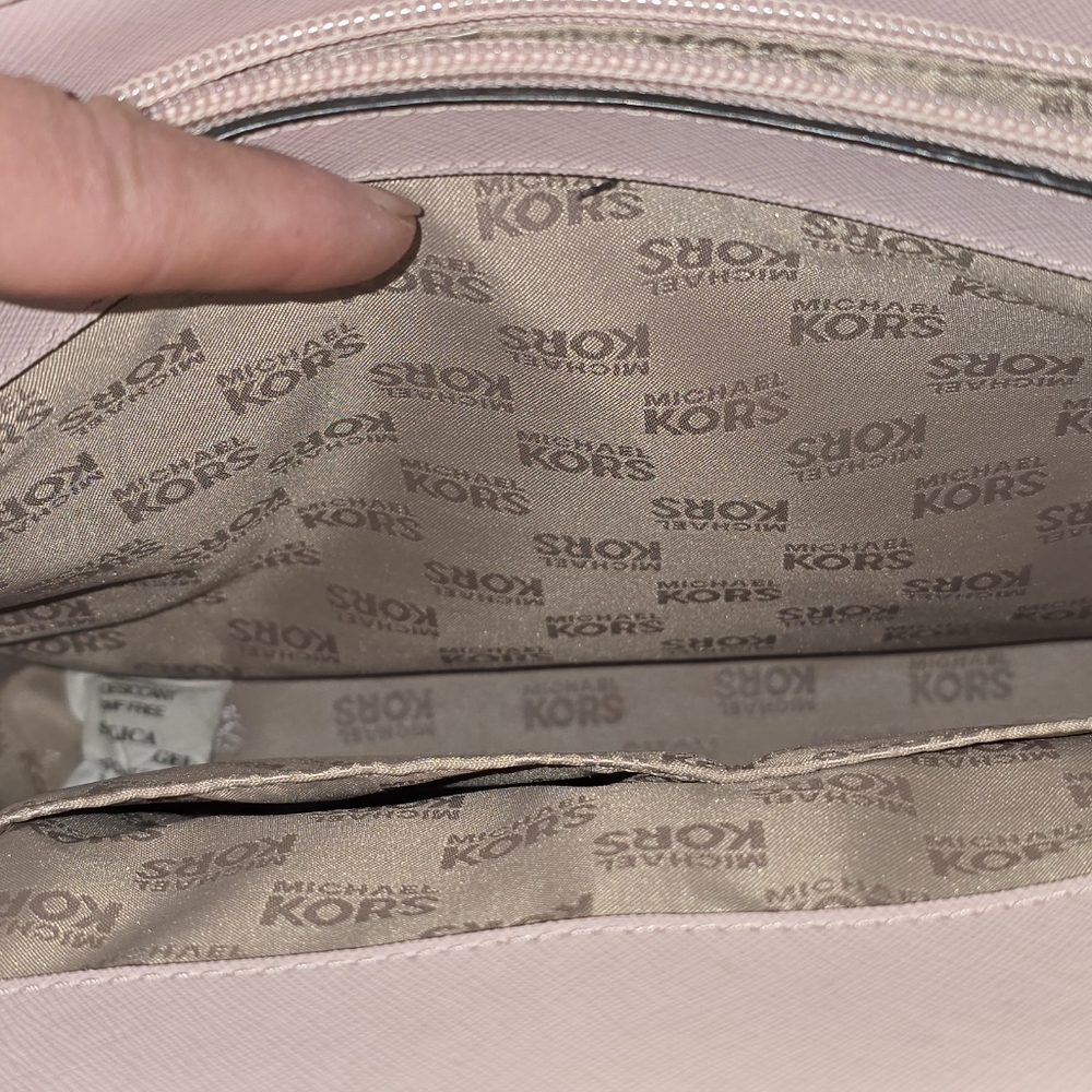 Michael Kors Jet Set Medium Saffiano light pink Leather Pocket  LIKE NEW - Picture 6 of 9